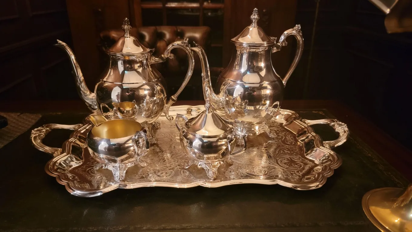 A silver tea set in the butler salon — furnishings of English-style service